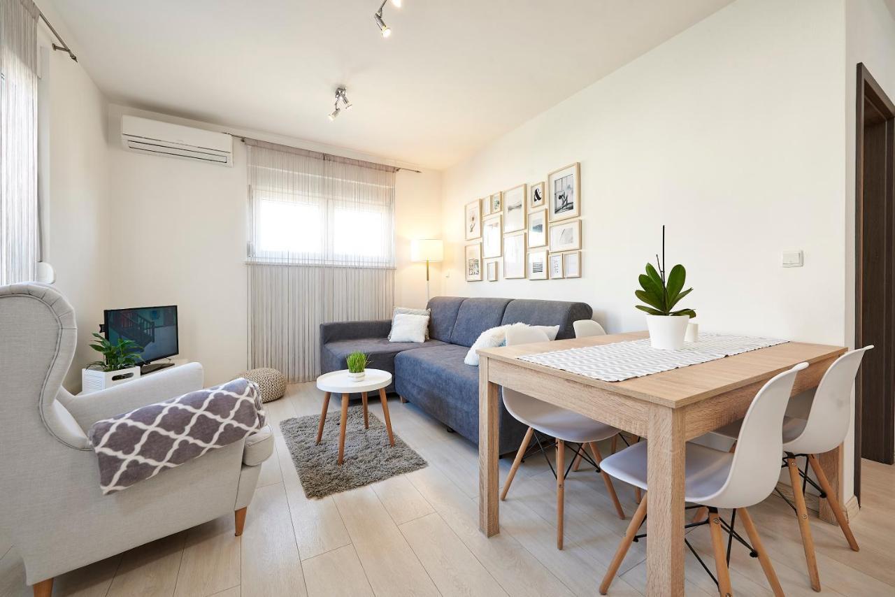 Apartmani Sara I Klara Trogir Exterior foto
