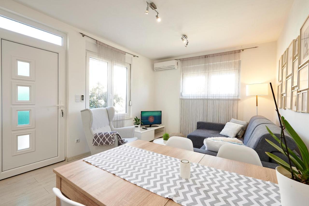 Apartmani Sara I Klara Trogir Exterior foto