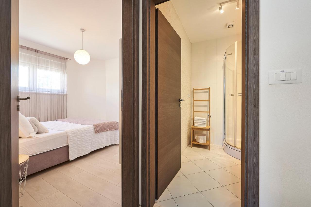 Apartmani Sara I Klara Trogir Exterior foto