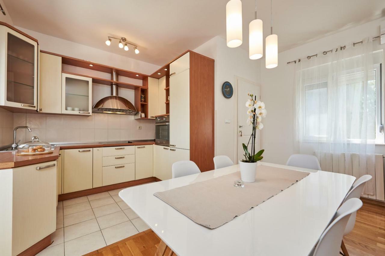 Apartmani Sara I Klara Trogir Exterior foto