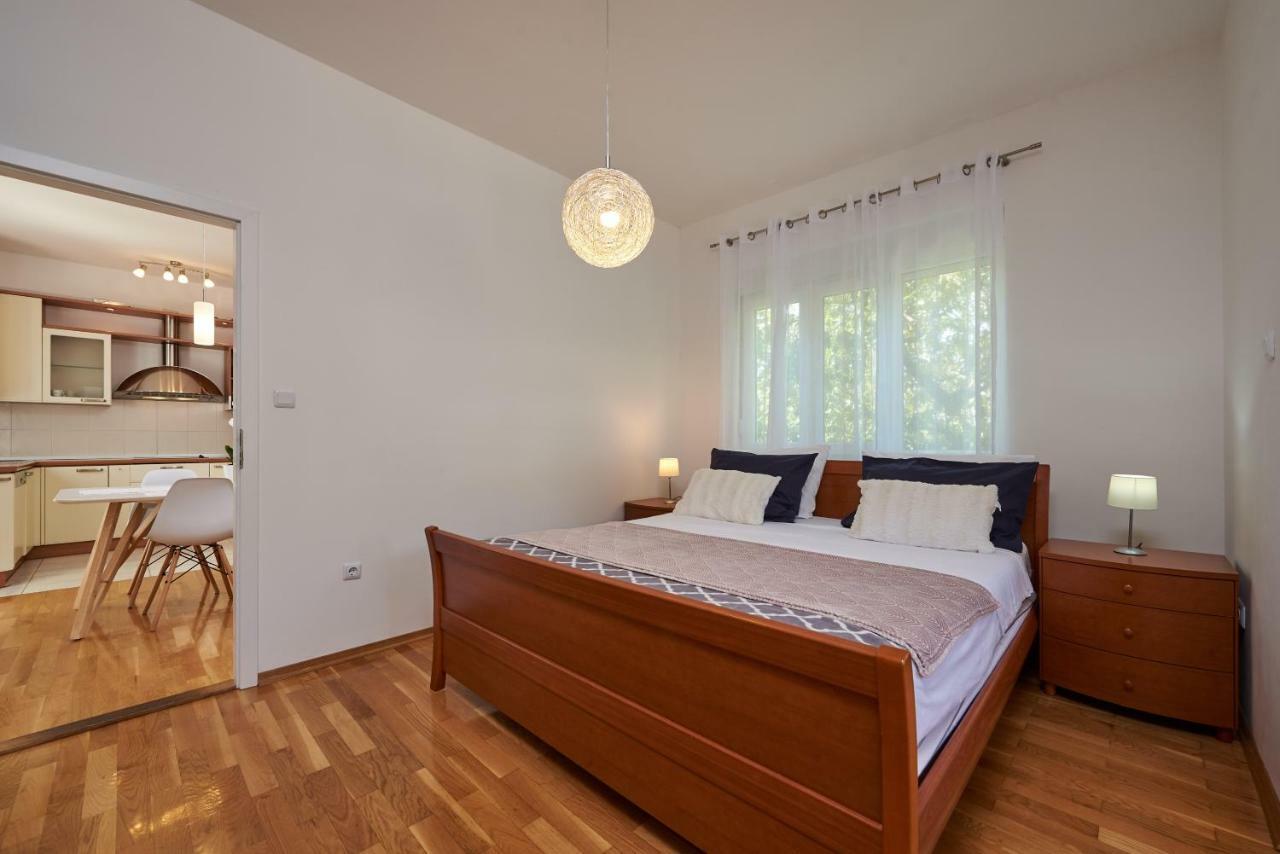 Apartmani Sara I Klara Trogir Exterior foto