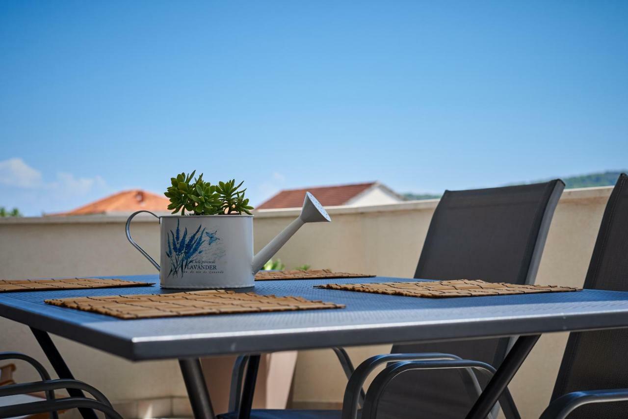 Apartmani Sara I Klara Trogir Exterior foto
